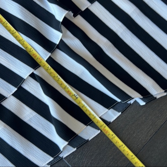 Gorgeous Vince Camuto asymmetrical dress - Picture 9 of 9